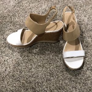 Mootsie Tootsie Beige and white wedge